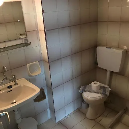 Apt10 Mamangakis Lägenhet